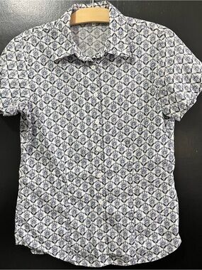Tilley Short-Sleeve White Shirt with Navy Geometric Print